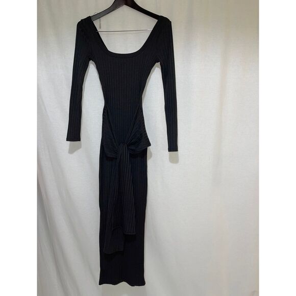 Fashion Nova Share The New Norm Maxi Dre - Picture 5 of 12